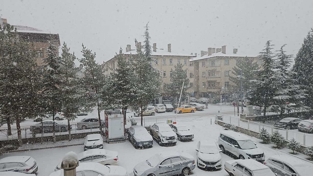 Çorum'da kar yağışı etkili oldu
