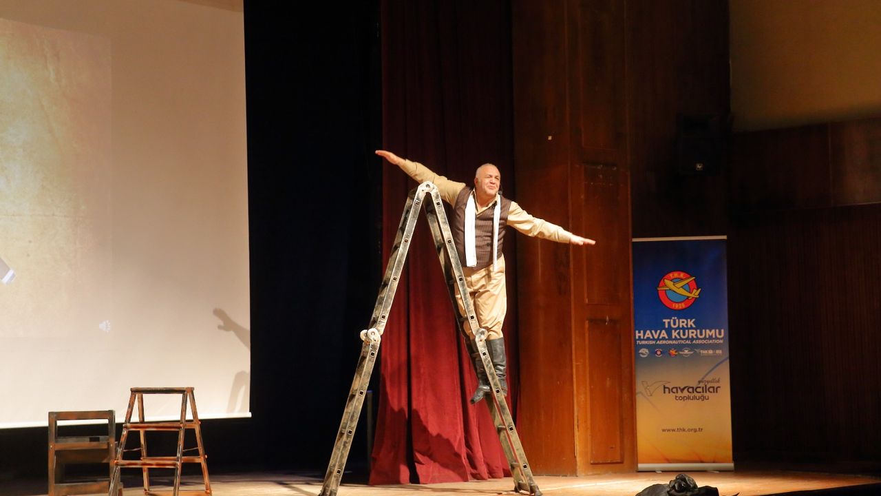 “Bir Tayyareci Vecihi Hürkuş” oyunu Çorum'da sahnelendi