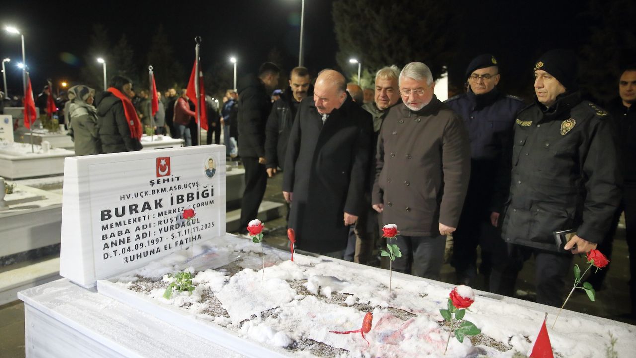 Şehit aileleri yeni  yıla şehitlikte girdi