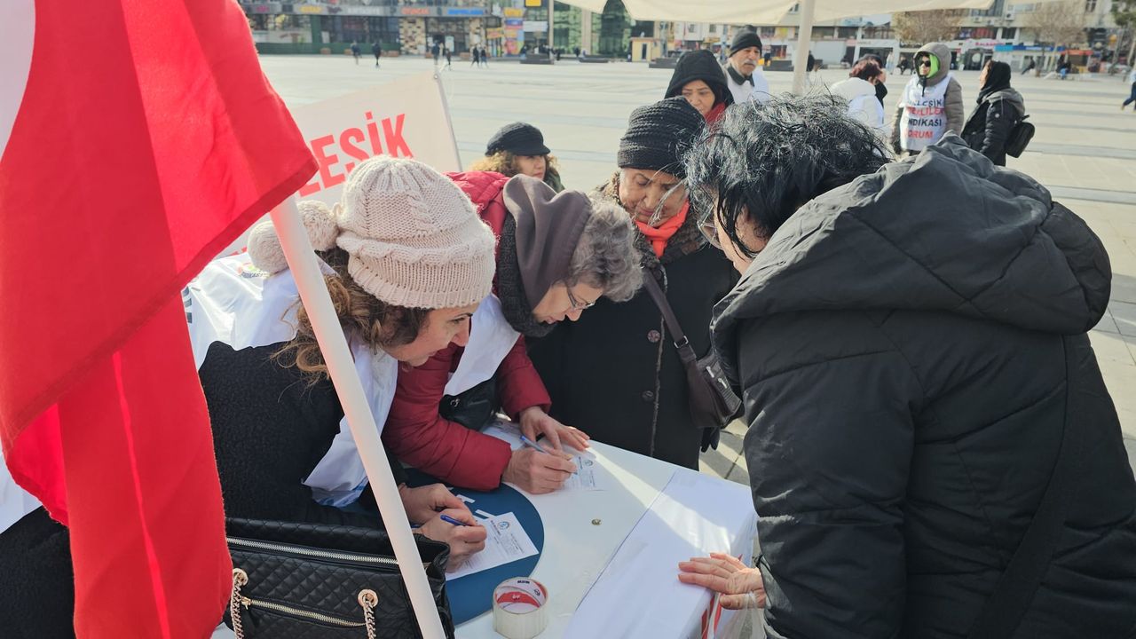 Emekliler Çorum’da imza kampanyası başlattı