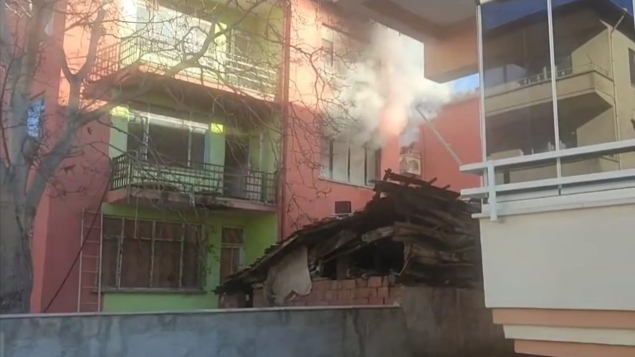 Metruk binada korkutan yangın!