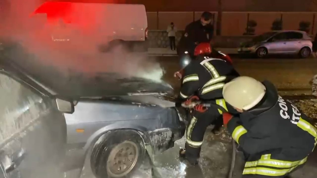 Çorum’da park halindeki otomobil alev aldı