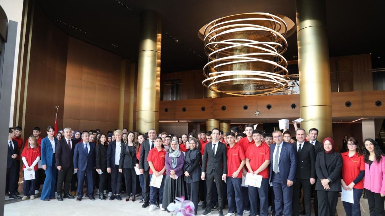 “Geleceğin Altın  Gençleri”ne karne