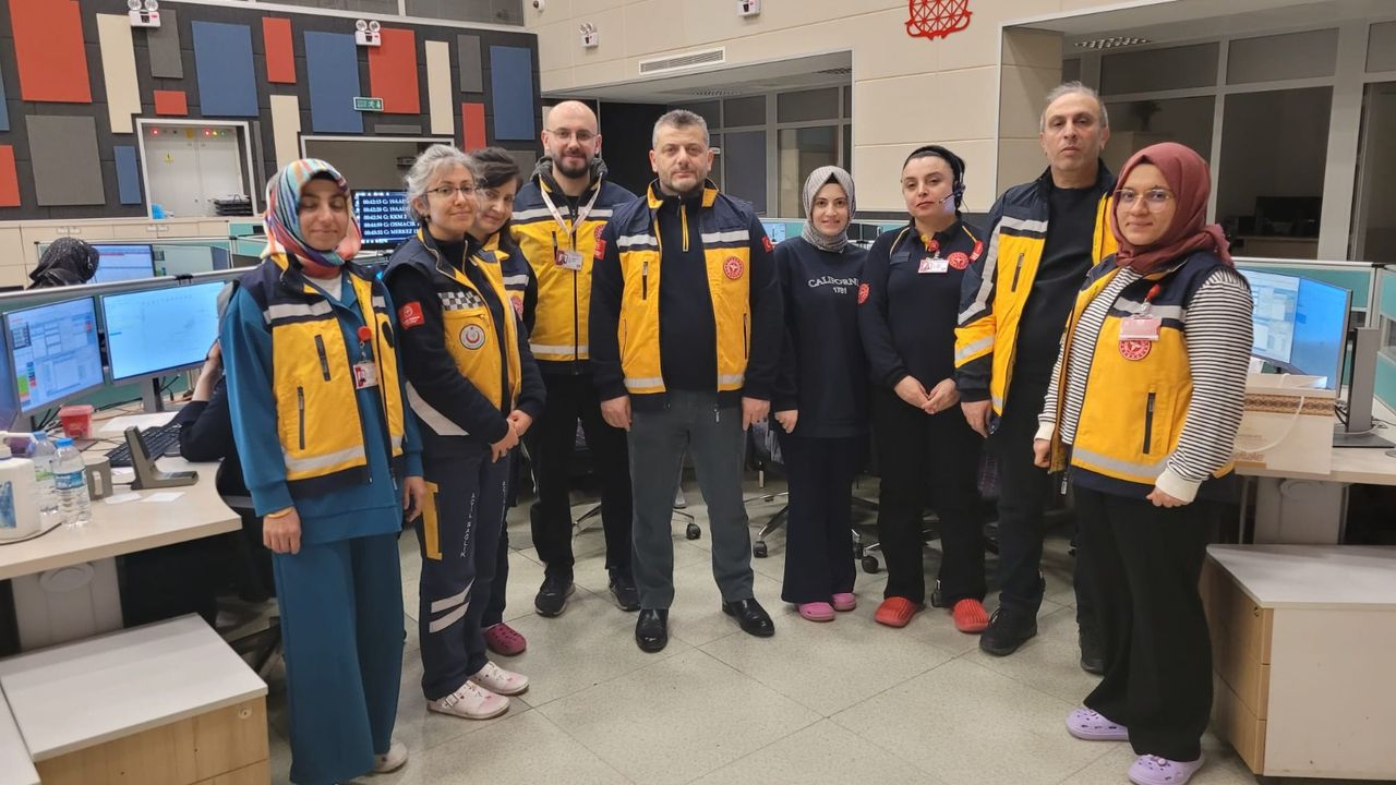 Sağlık personelini kutladı