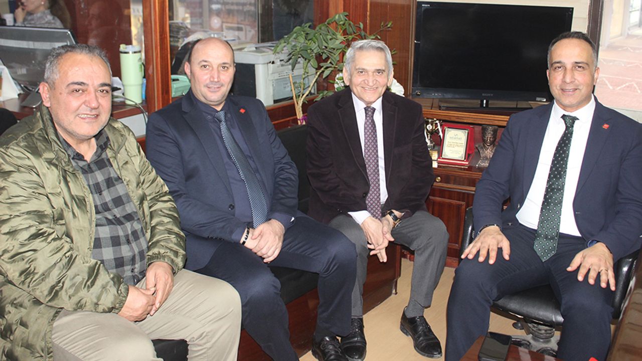 CHP yöneticilerinin kutlaması