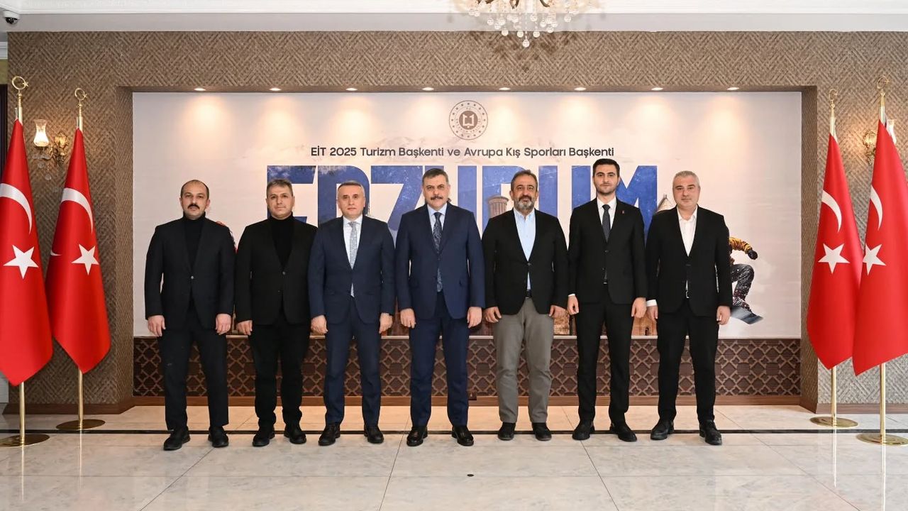 Çorum heyeti Vali  Çiftçi’yi ziyaret etti