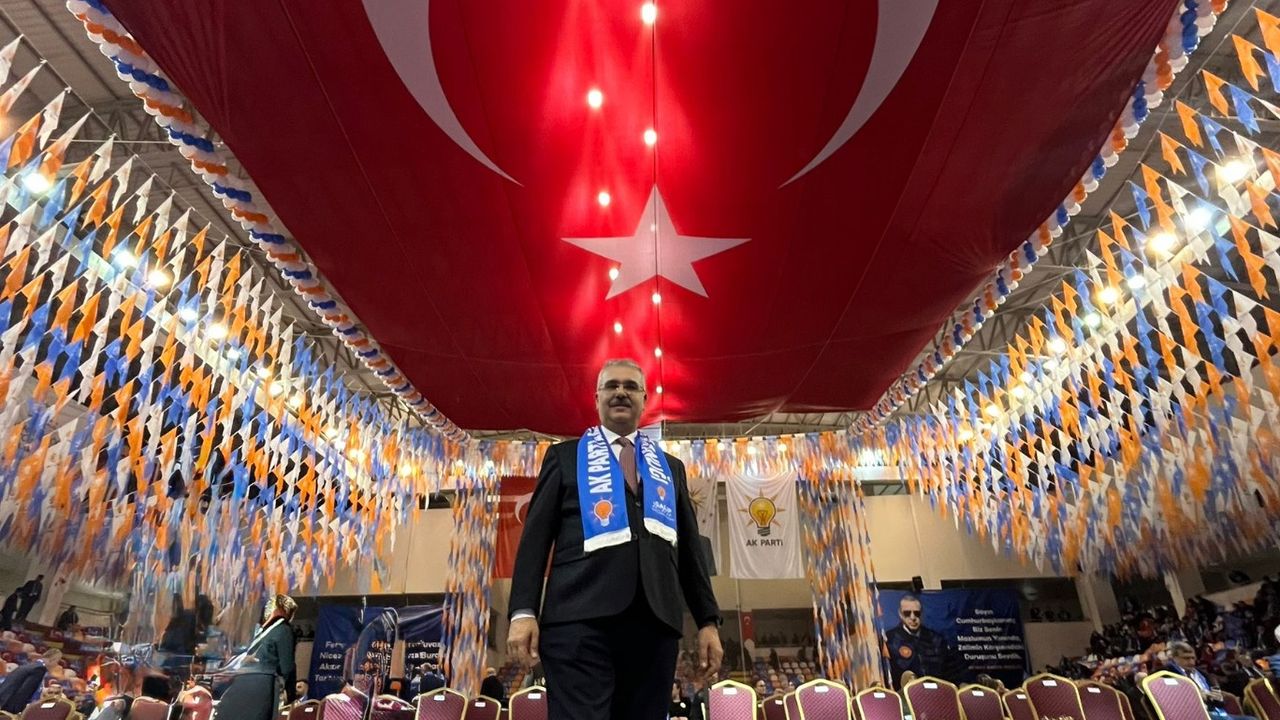 Ahlatcı’dan Türk Bayrağı’na  yönelik provokasyona sert tepki