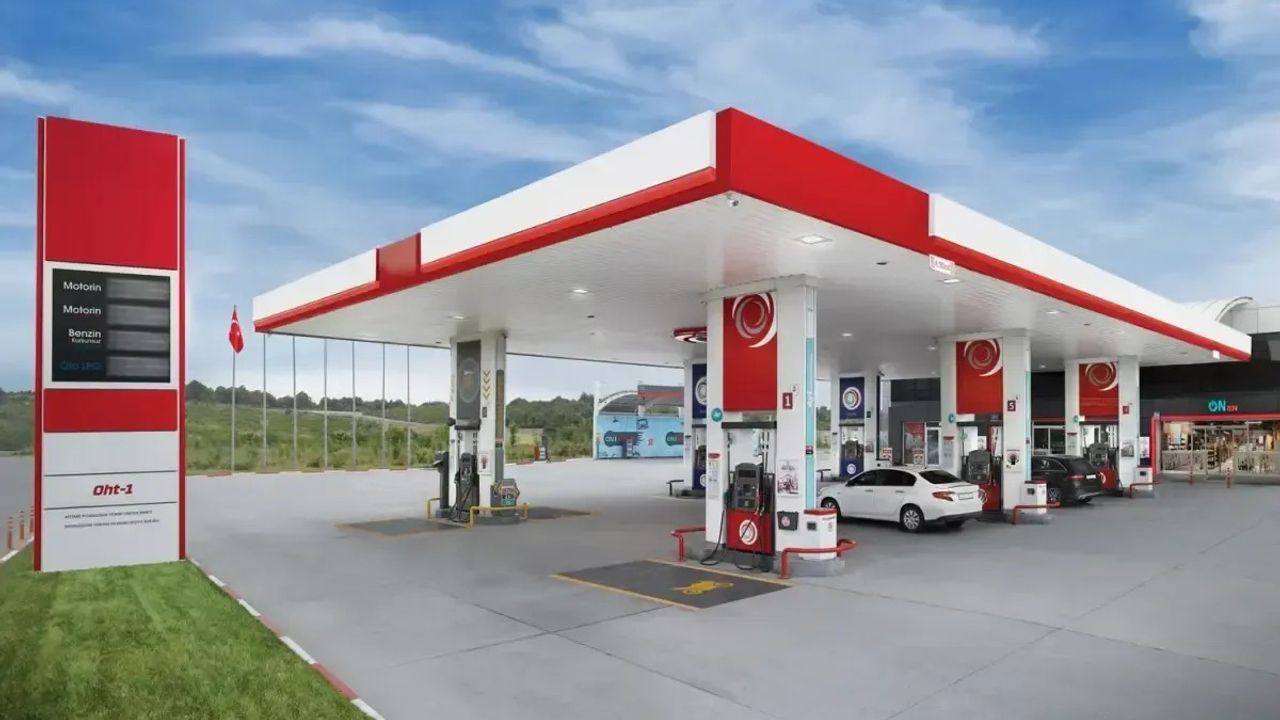 Türkiye'de 840 istasyonu olan akaryakıt devi satıldı!