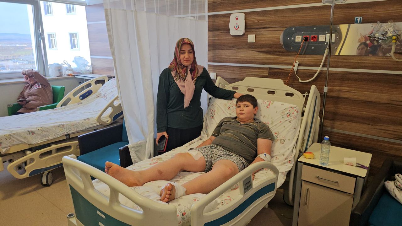 Çorum’da köpeklerin saldırısına uğrayan çocuk tedavi altına alındı