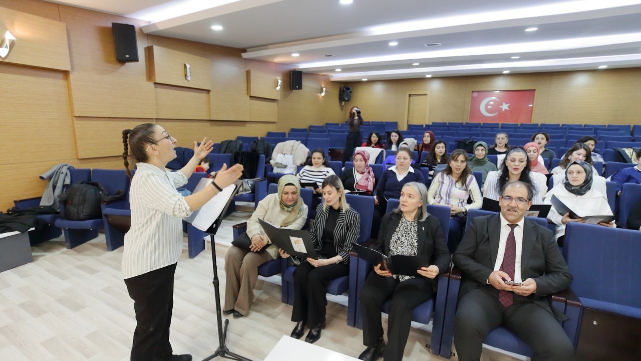 Kadınlardan oluşan koro  ilk konserine hazırlanıyor