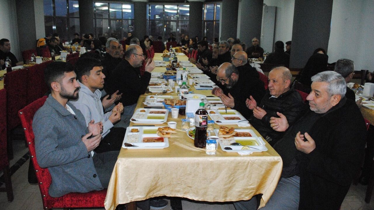 Terziler Odası, üyelerini  iftarda bir araya getirdi