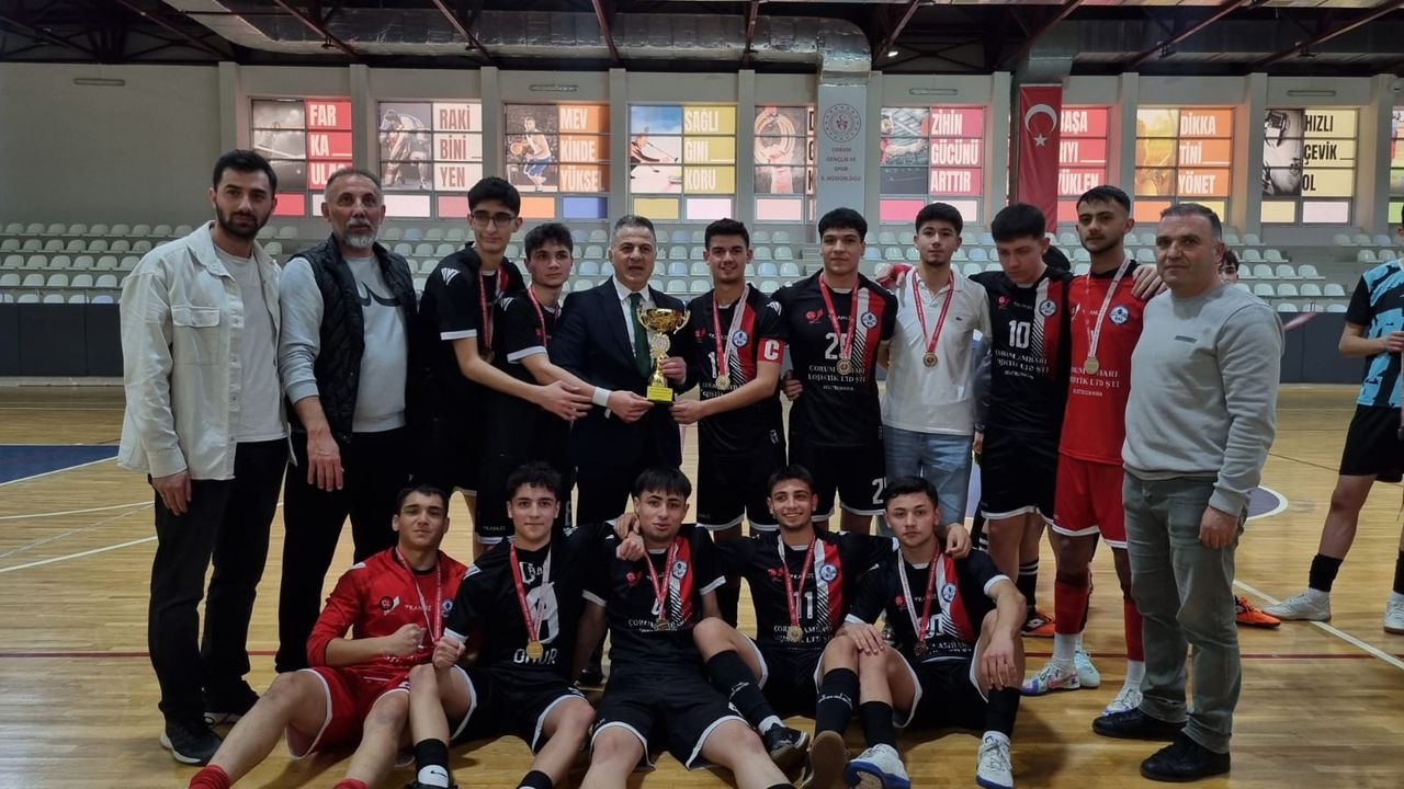 Futsalın şampiyonu Başöğretmen