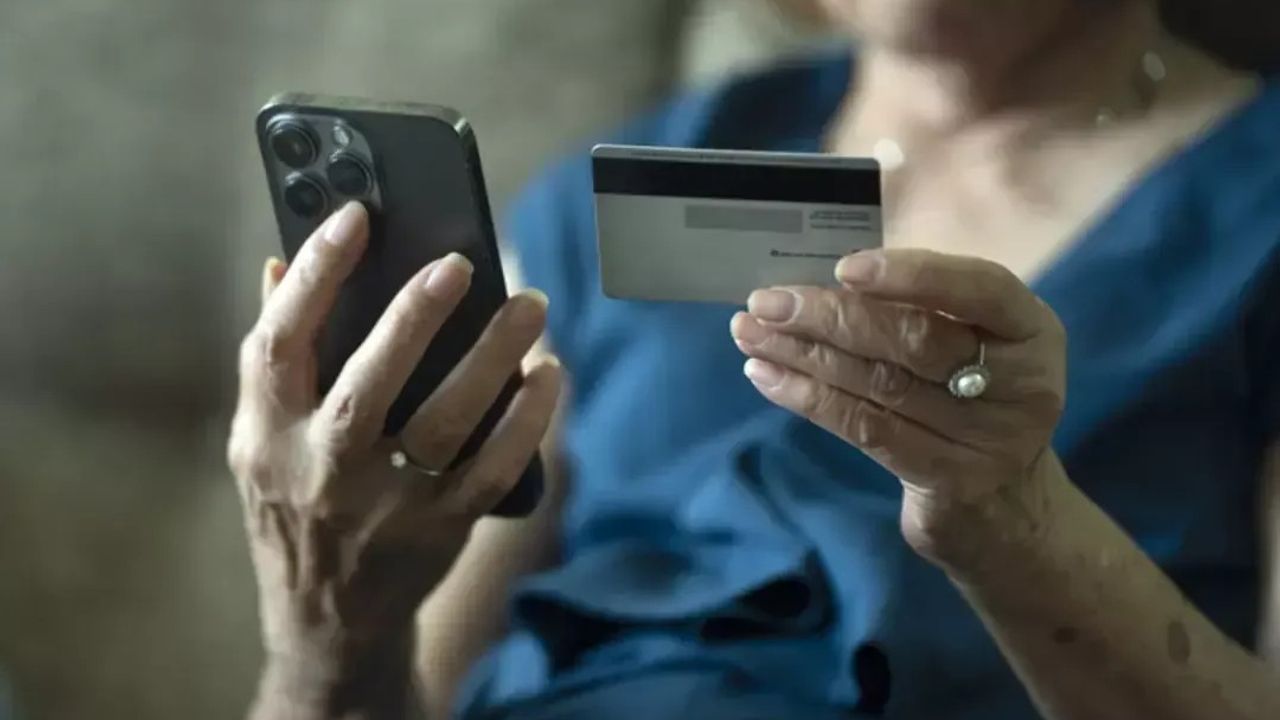 Bu siteler dolandırıcı çıktı! Alışveriş yapanlar dikkat: Kartınızı hemen kapatın