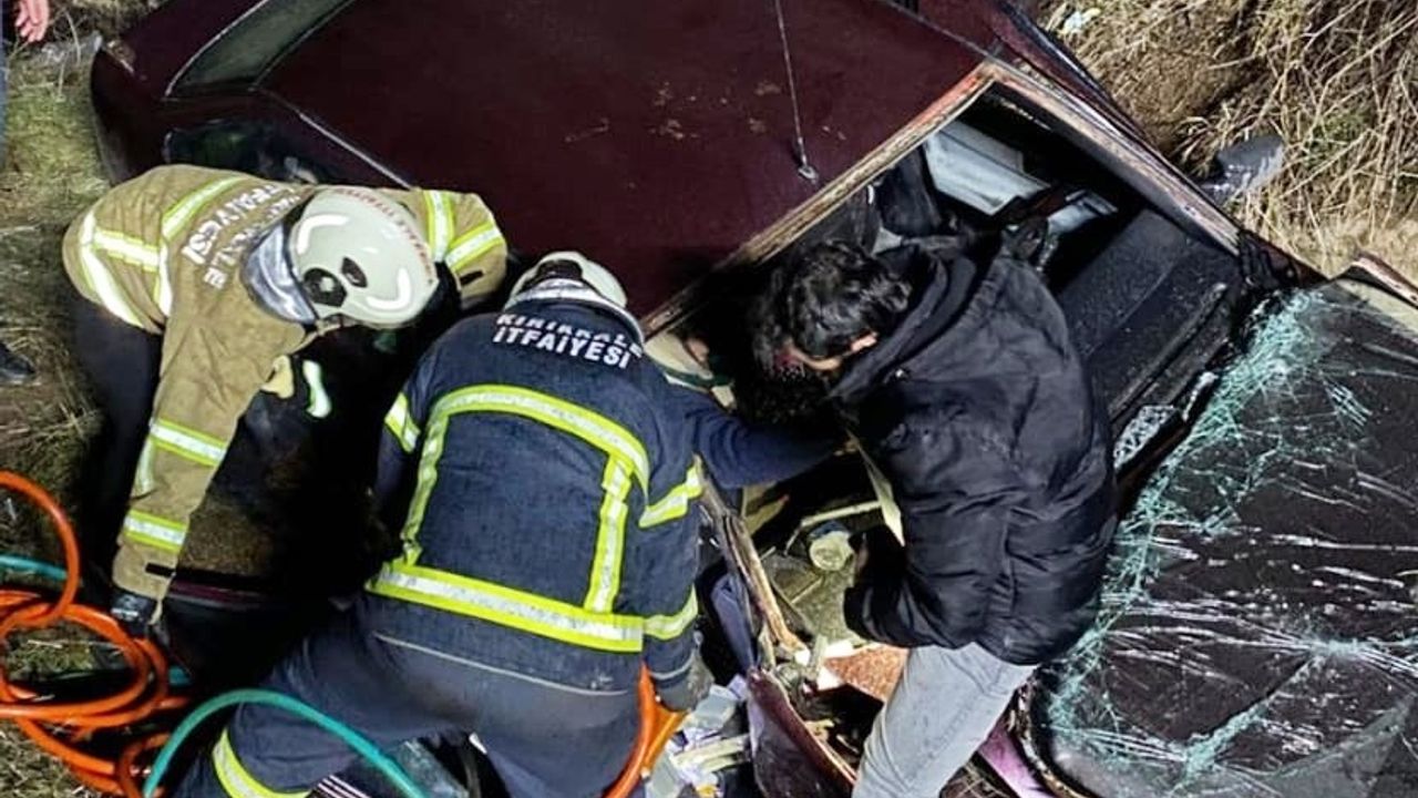 Otomobil şarampole  devrildi: 4 yaralı