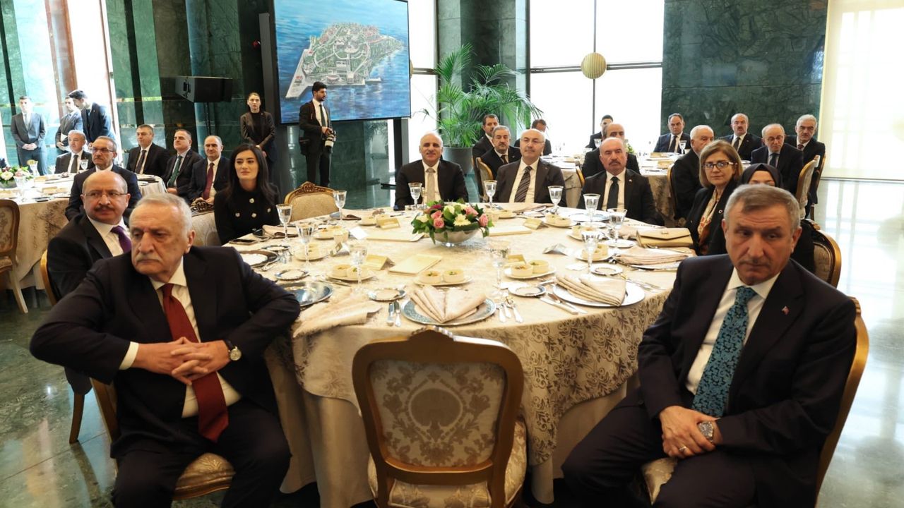 Vali Çalgan, Külliye’deki  buluşmaya katıldı