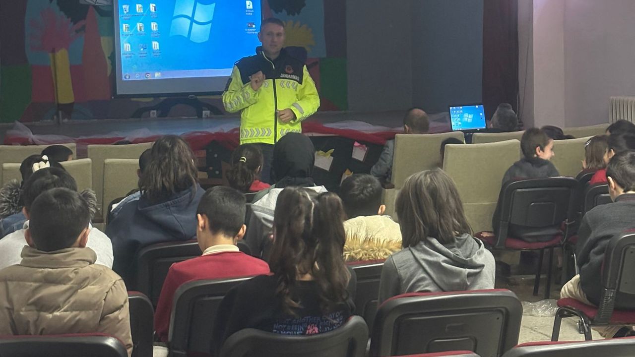 Çorum'da öğrencilere trafik eğitimi verildi