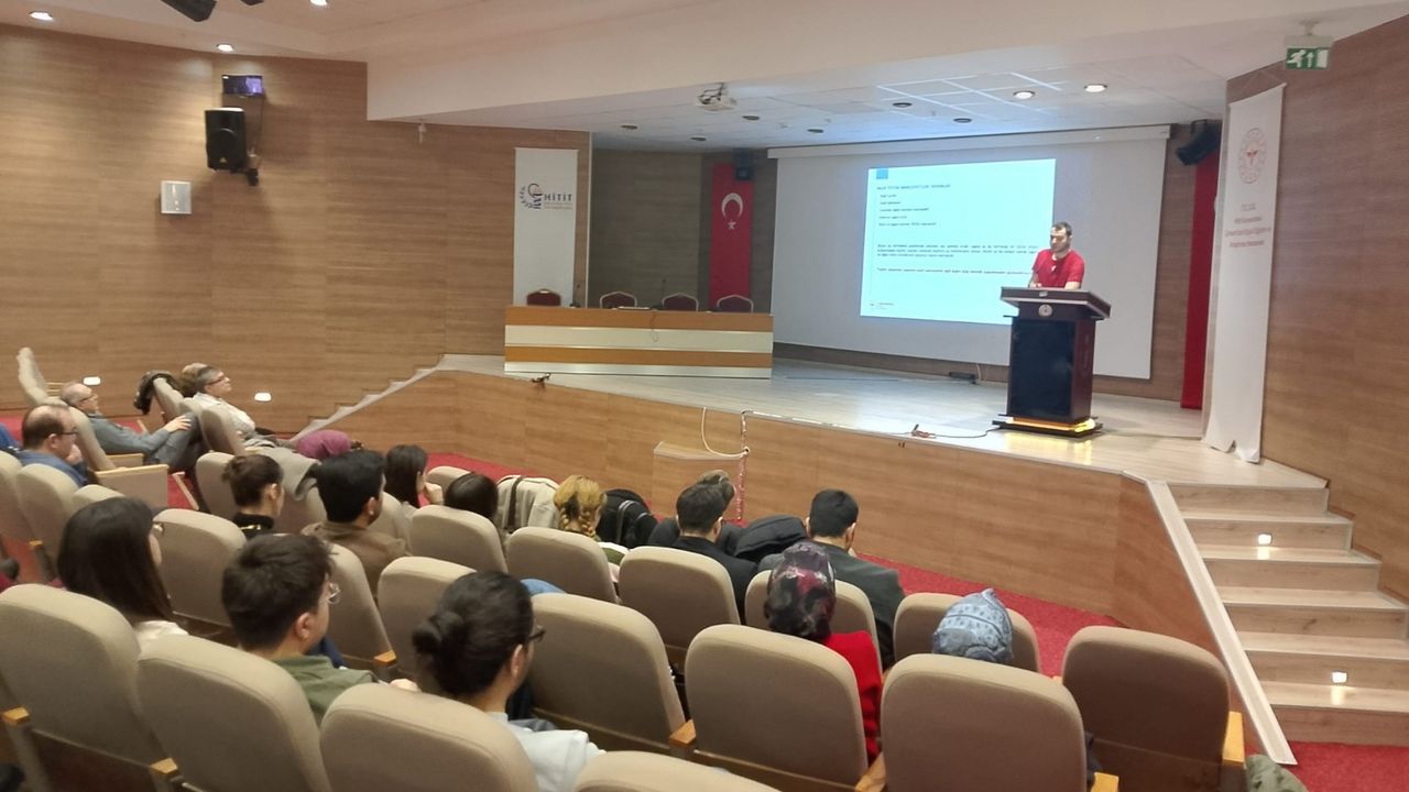 Aile hekimlerine sigara  bırakma eğitimi verildi