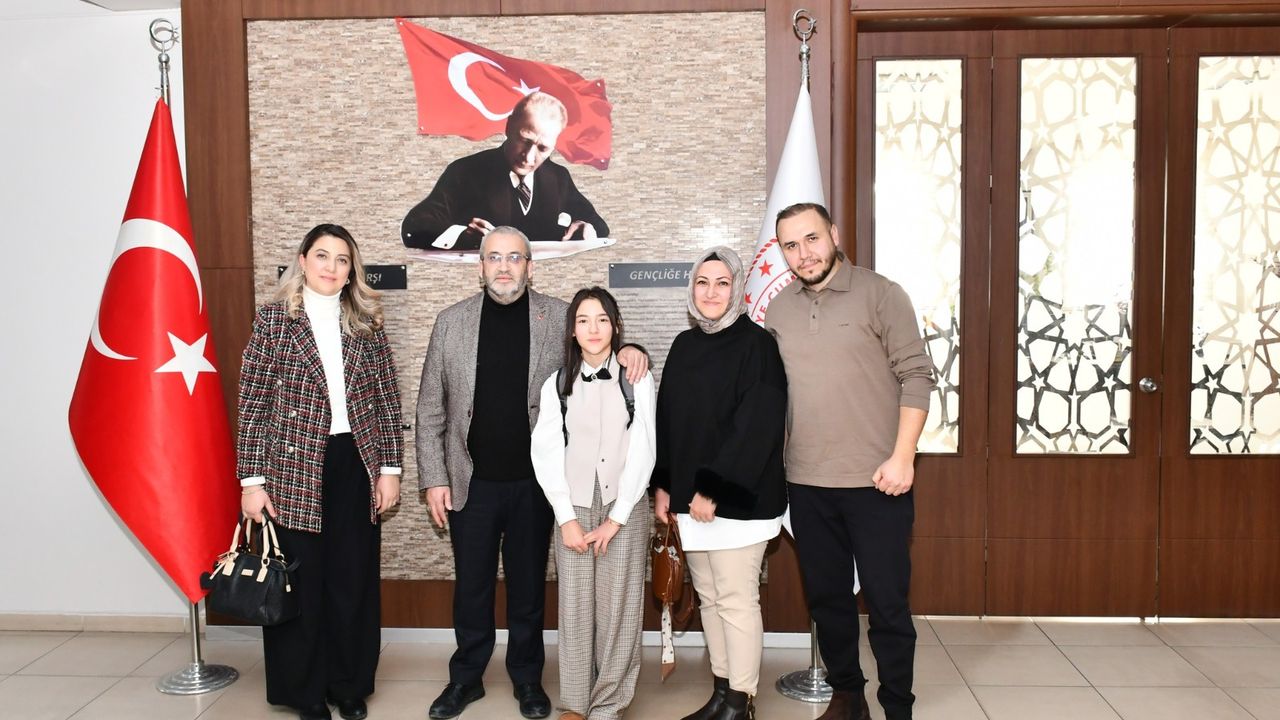 Genç yazardan Çağlar’a ziyaret