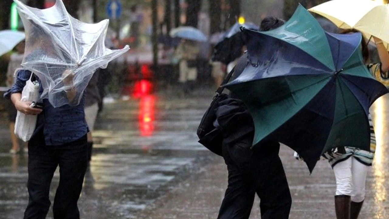 Meteoroloji saat verip uyardı: Fırtına geliyor