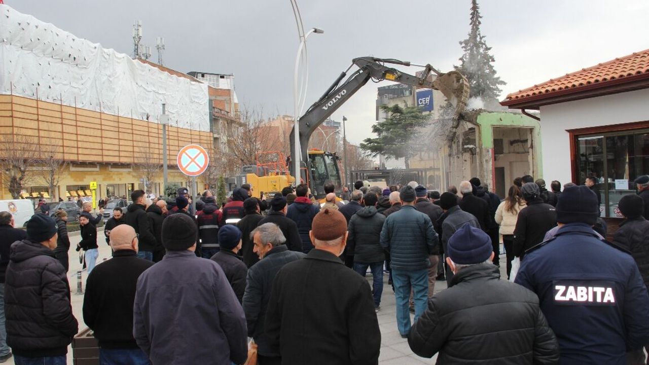 Film izler gibi izlediler