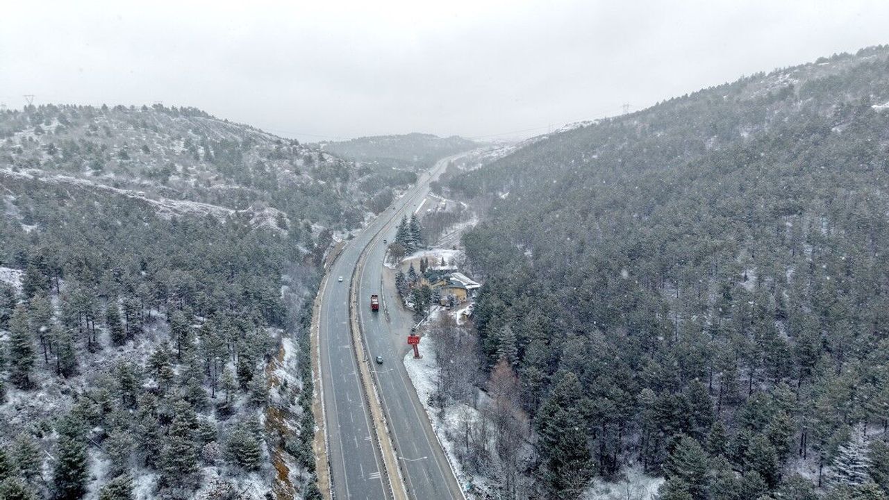 Çorum'da yükseklerde kar etkili oluyor