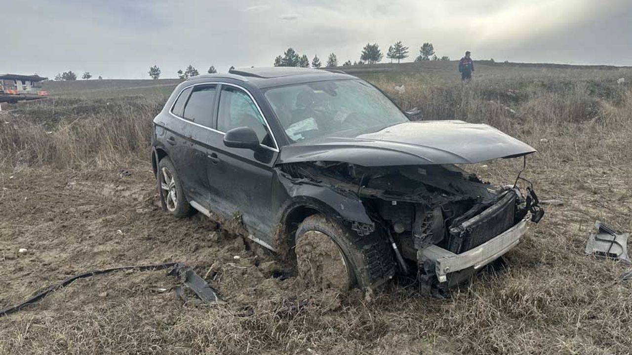 Çorum'da tır ile çarpışan cipteki 4 kişi yaralandı