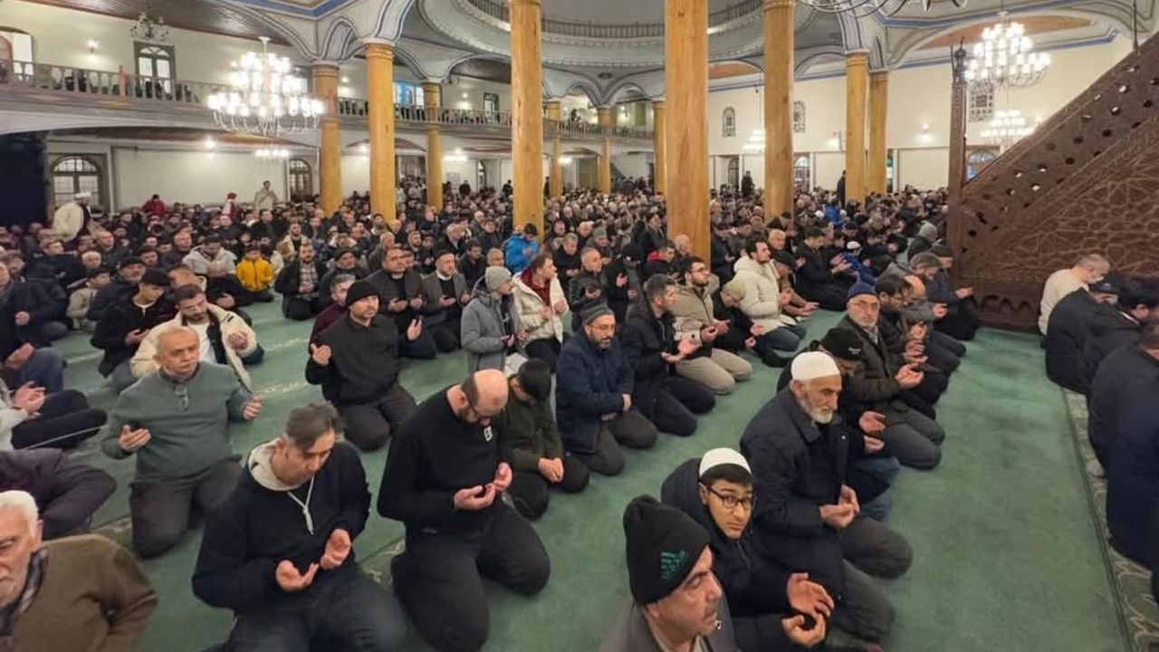 Hatimle Teravih Namazı  kılınacak camiler açıklandı