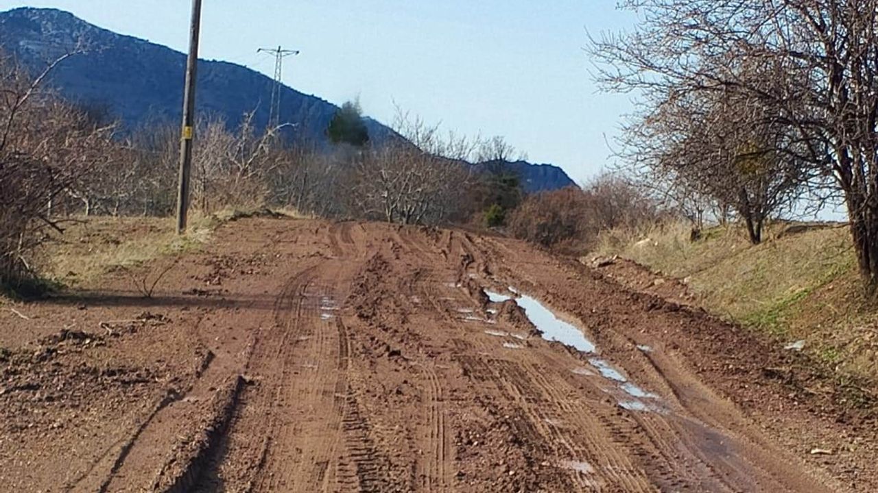 Çorum'da köylülerin yol çilesi bitmiyor