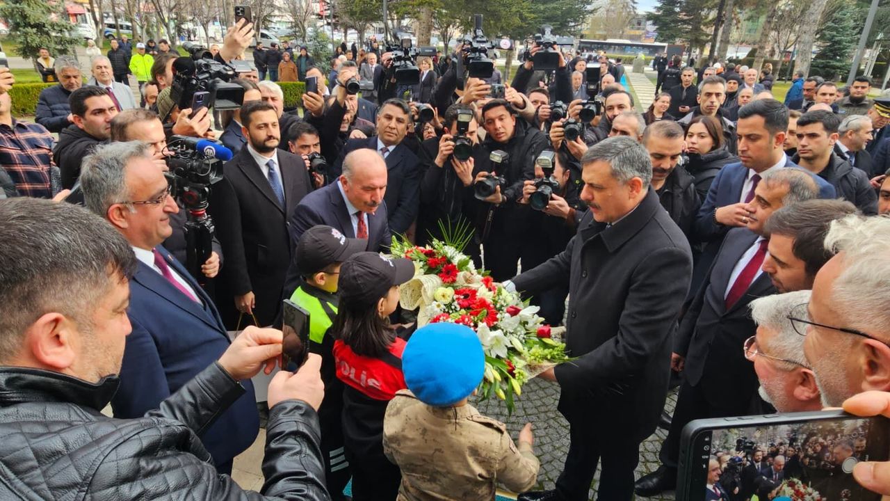 Bakan Çiftçi'ye Çorum'da coşkulu karşılama