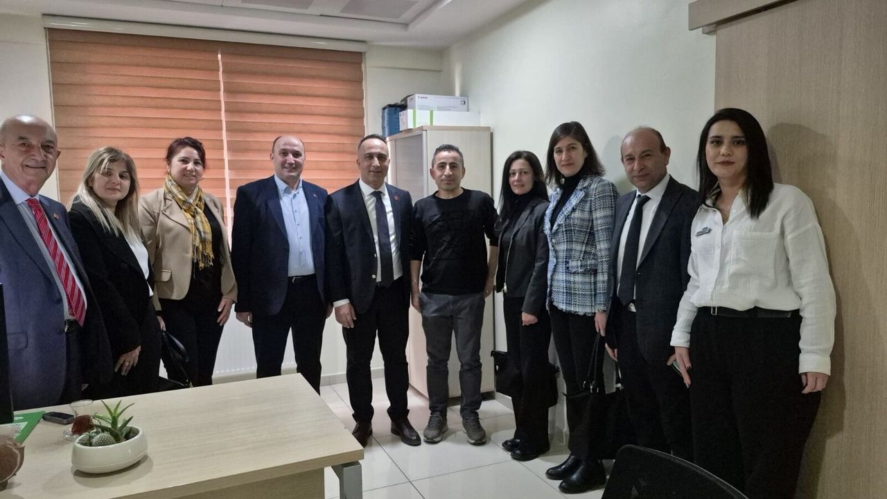 Sağlık çalışanlarına  “14 Mart” kutlaması