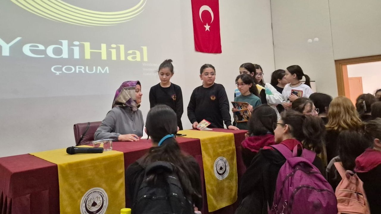 Çorum’da okur-yazar  buluşmalarına yoğun ilgi