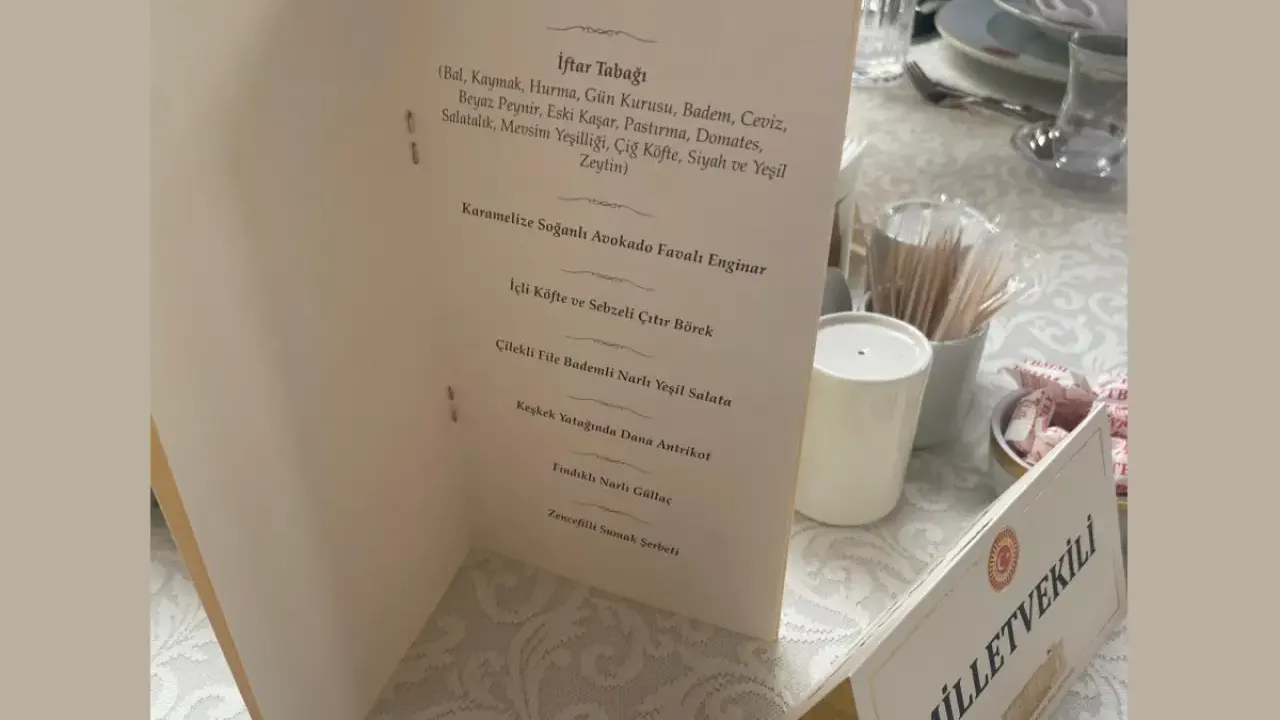 Erdoğan da katıldı! Meclis'in iftar menüsü dikkat çekti: Keşkek yatağında dana antrikot