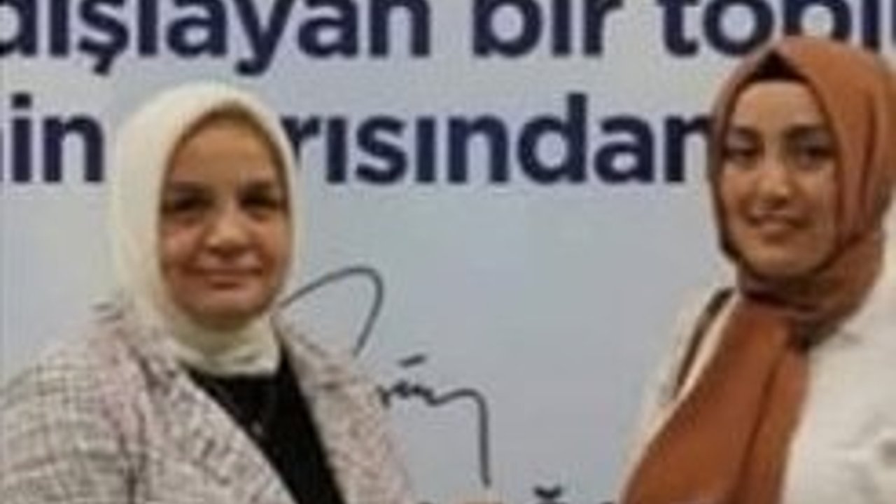 AK Parti İlçe Kadın Kolları  Başkanı görevini bıraktı