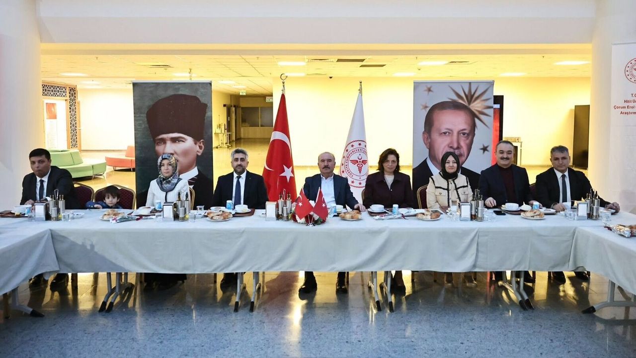 Protokol ile sağlıkçılar  Tıp Bayramı iftarında