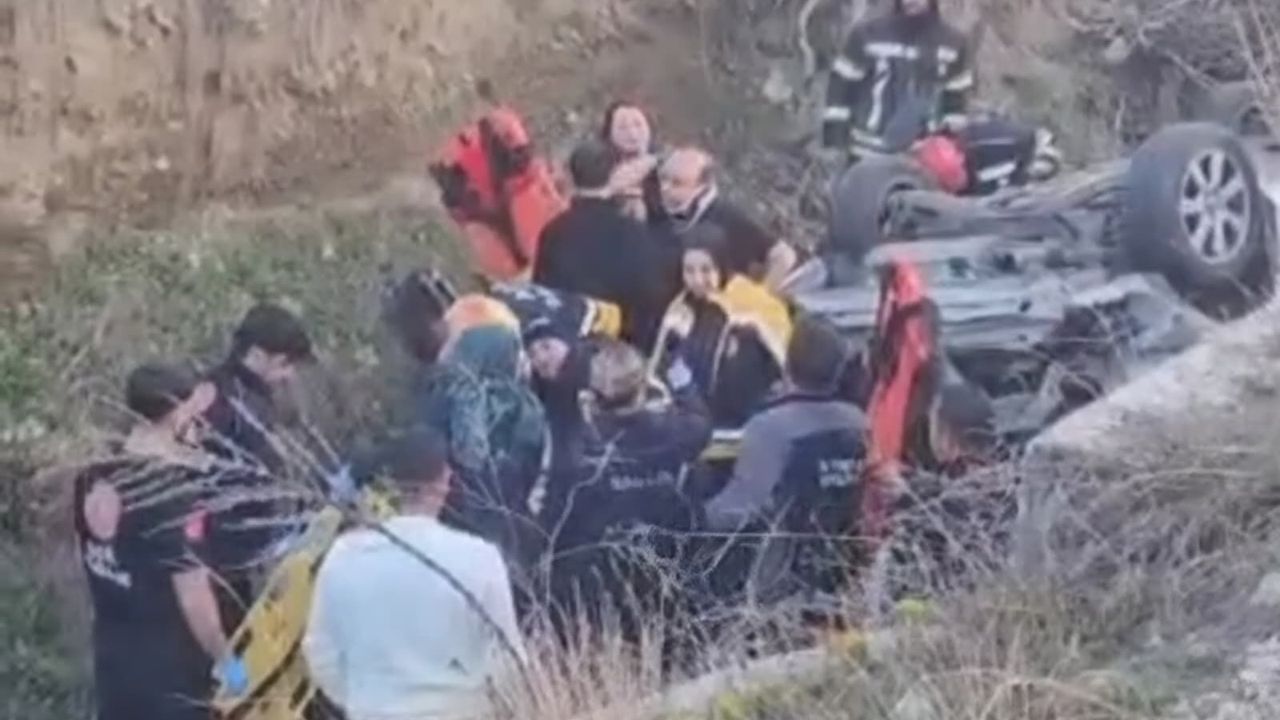 Çorum’da otomobil devrildi: Aynı aileden 4 yaralı