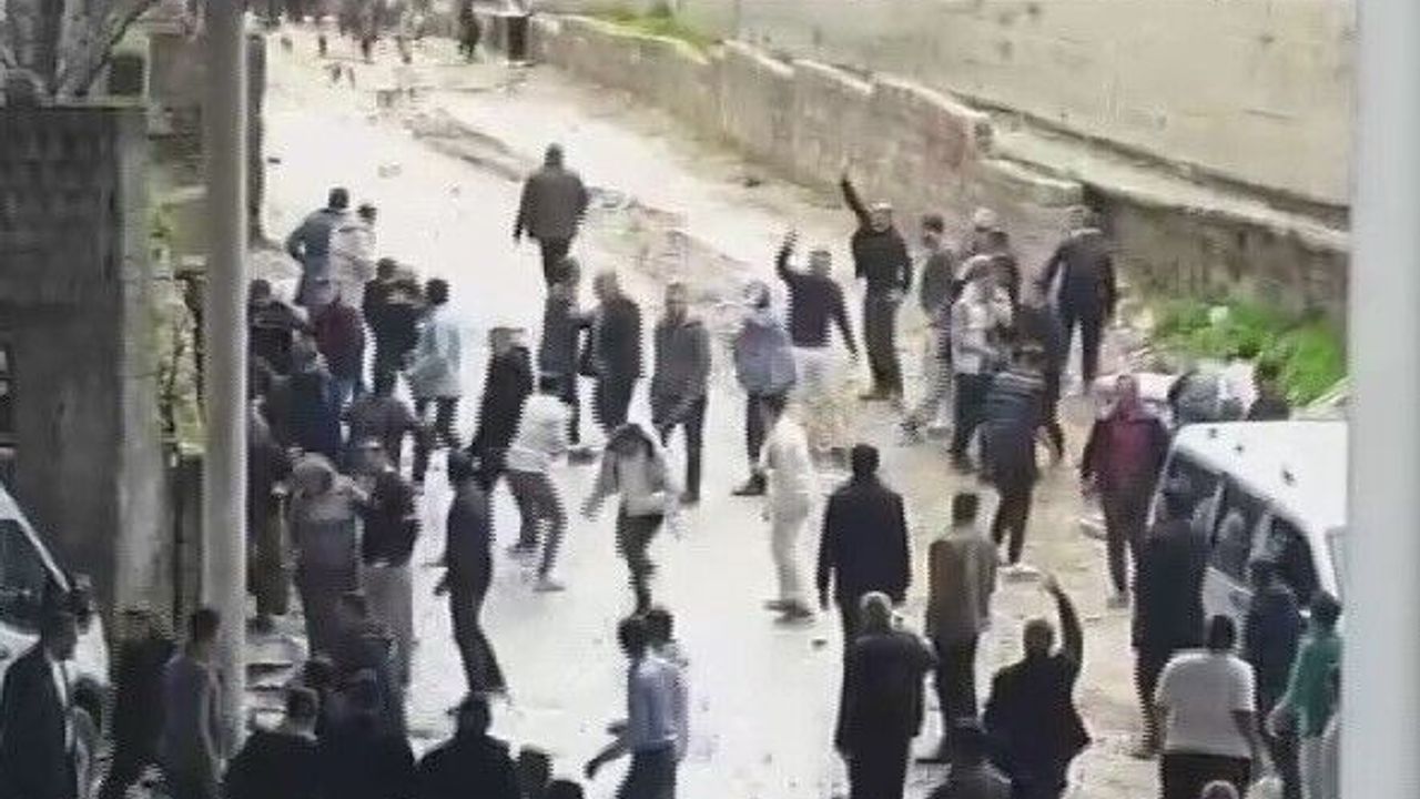 Bayram günü mahalle savaş  alanına döndü: 3 ölü, 22 yaralı