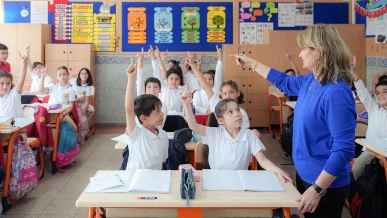 Okullarda ara tatil kalkıyor mu?