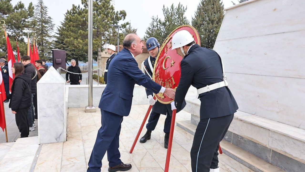 Şehitlere duygu dolu anma