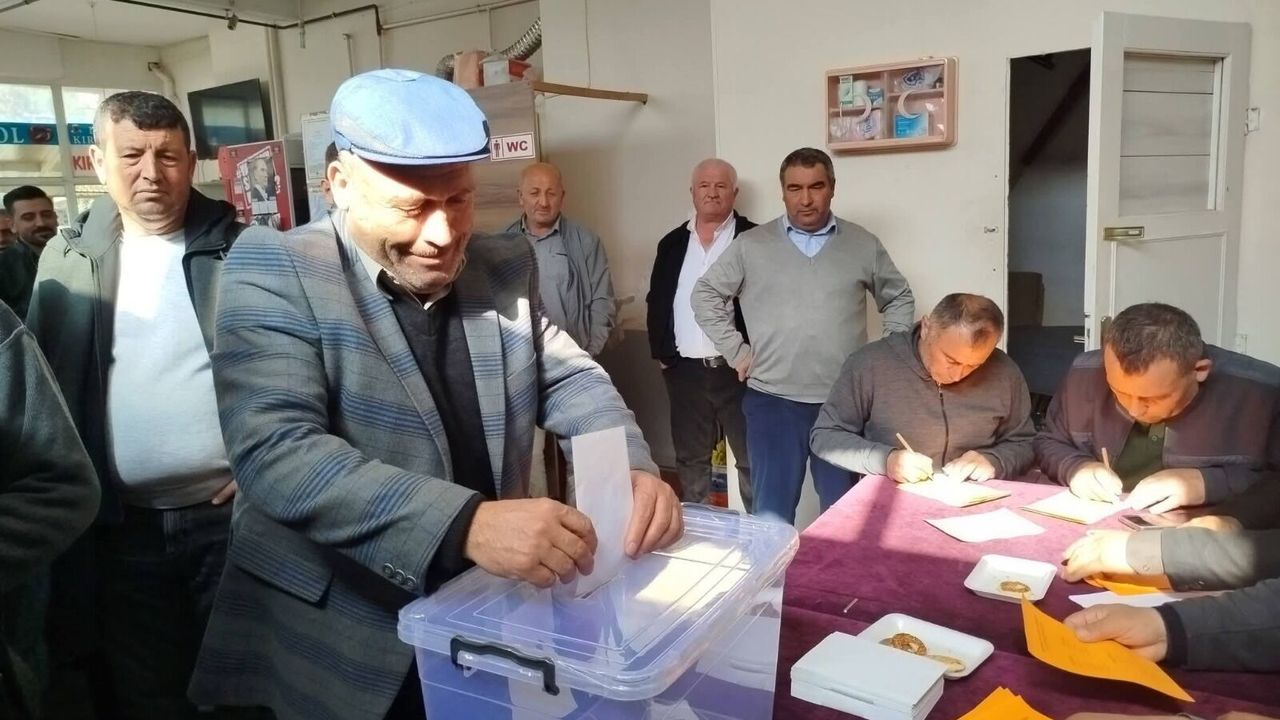 Kızılpınar Derneği’nde  Hasan Taş yeni başkan