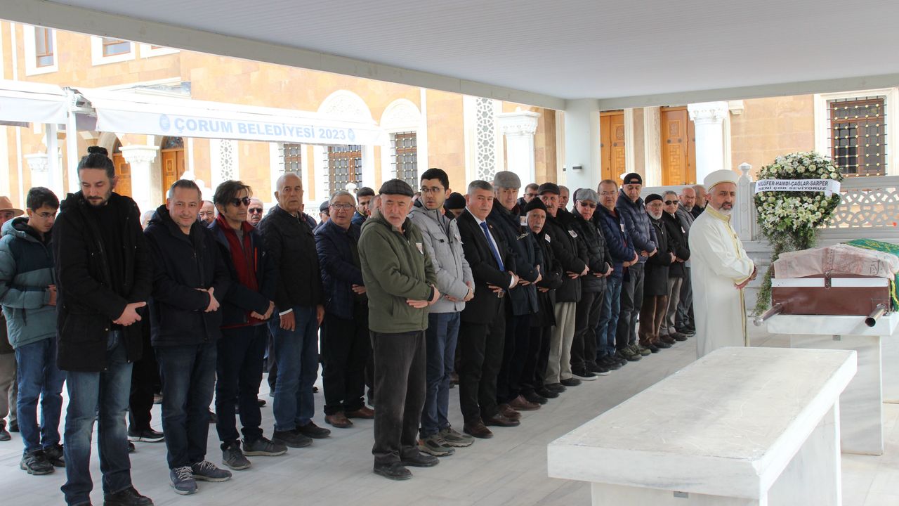 Nihal Çağlar’ın cenazesi  Ulumezar’a defnedildi