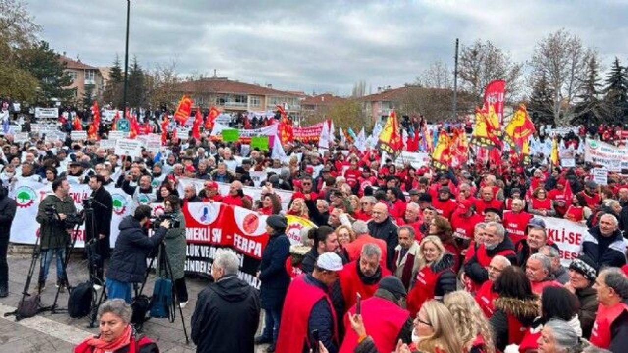Emekliler Çorum’da alanlara çıkıyor