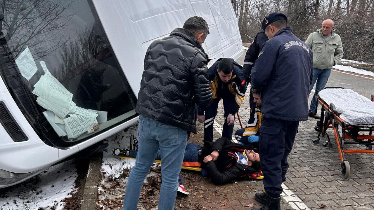 Panelvan araç yan  yattı: 1 kişi yaralı