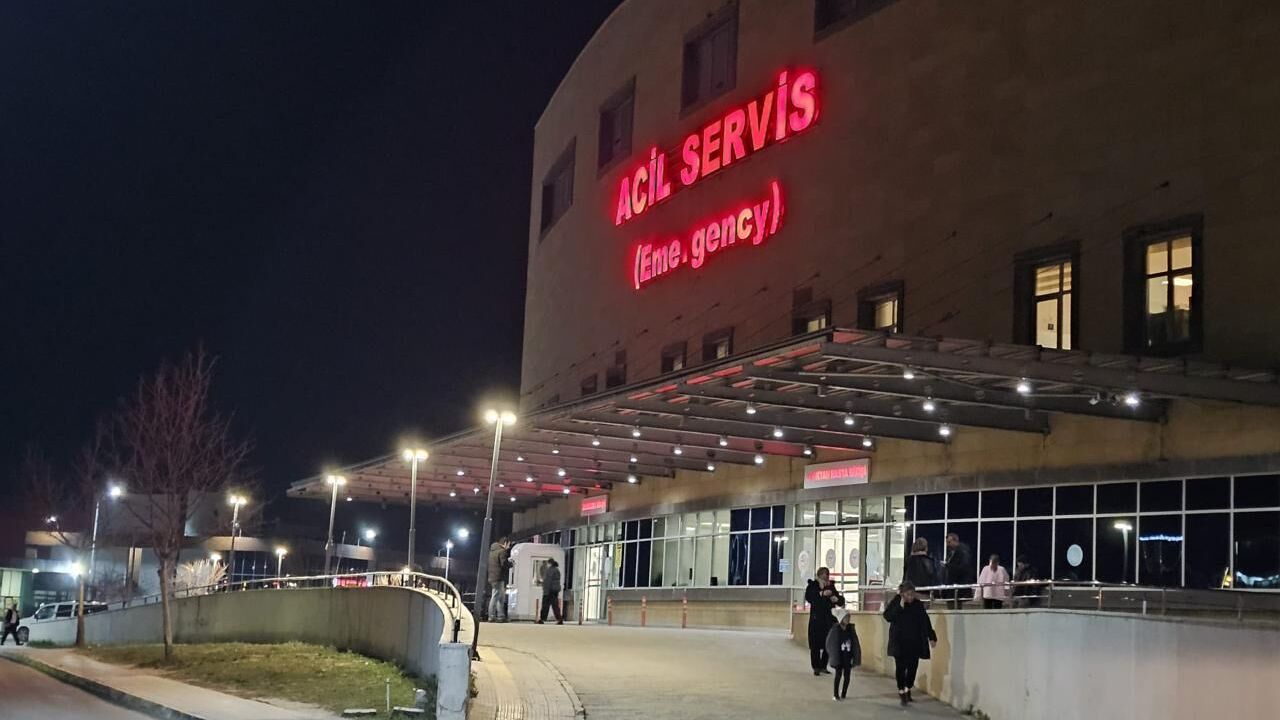 Çorum’da devrilen traktörün altında kalan sürücü ağır yaralandı