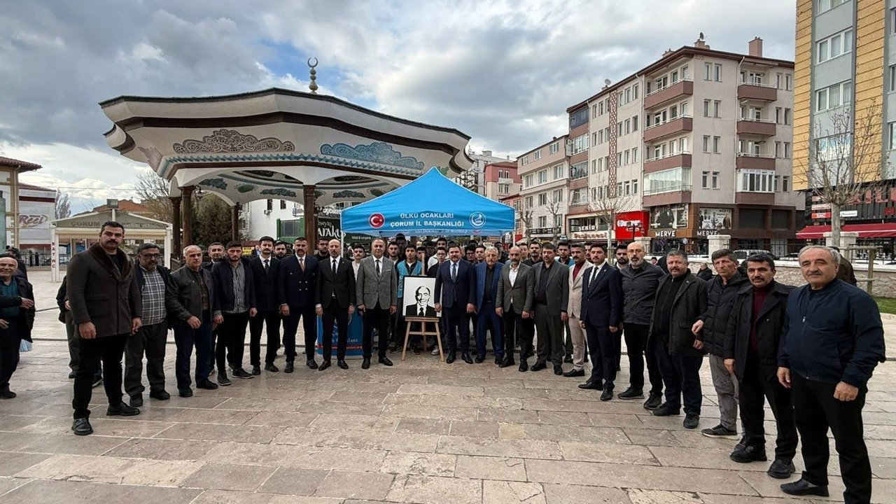 Alparslan Türkeş sergi ve  Mevlid-i Şerif ile anıldı