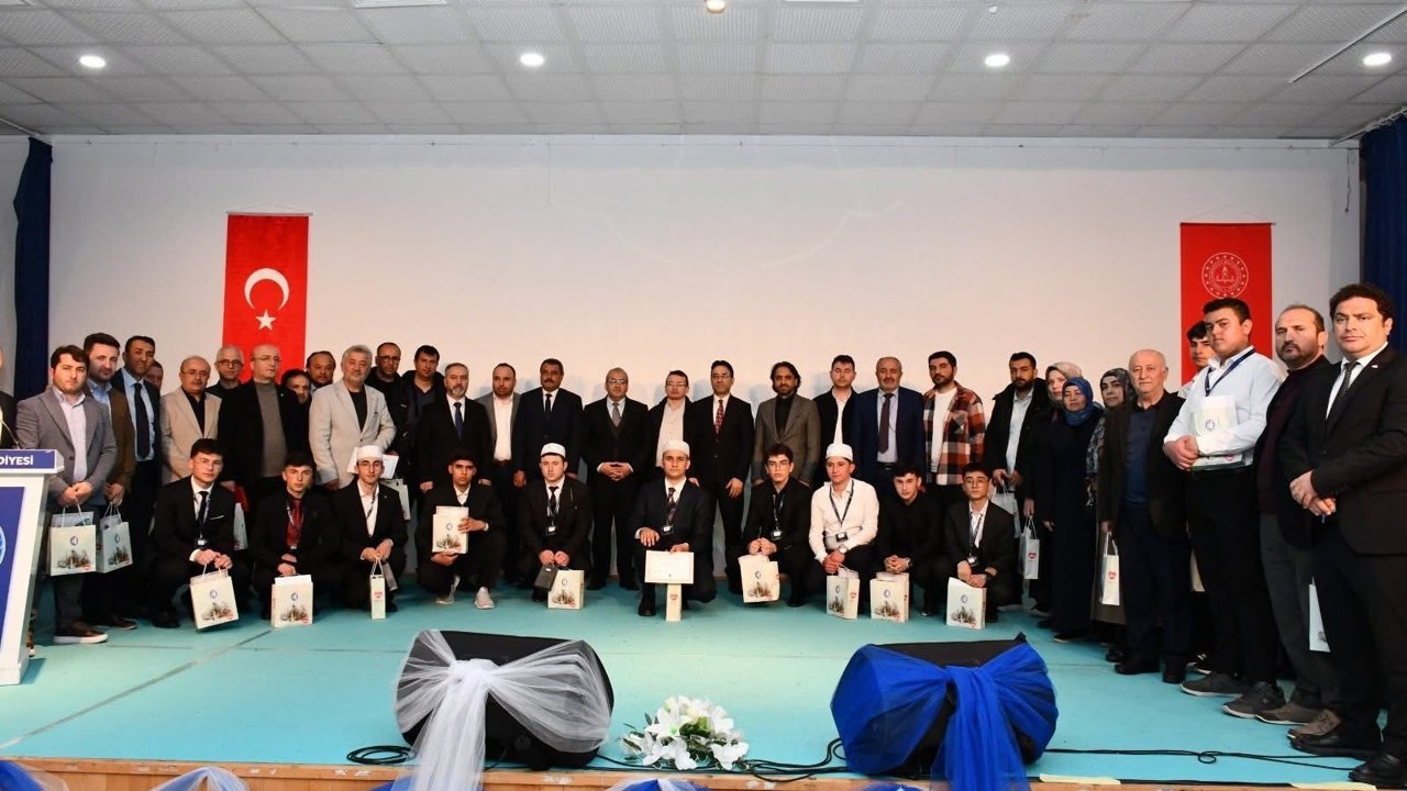 Genç Bilaller Çorum’da Ezanı  Güzel Okuma Yarışması yaptı