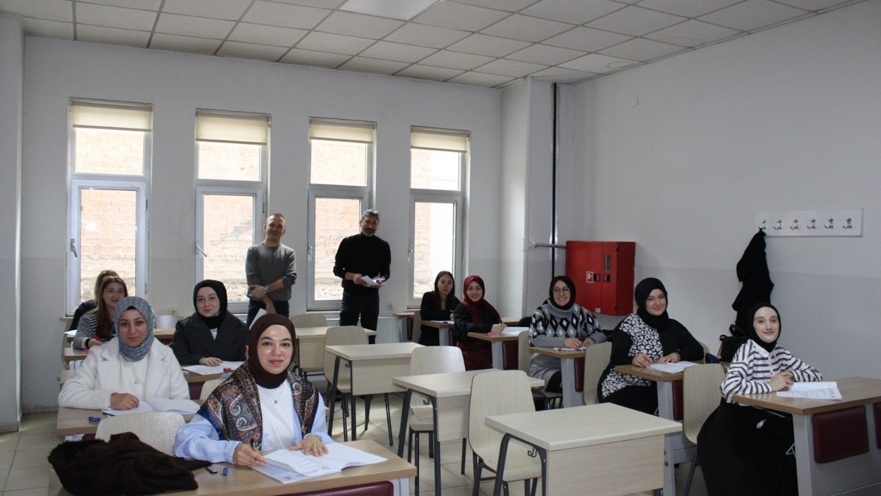 Eczanelere nitelikli personel desteği