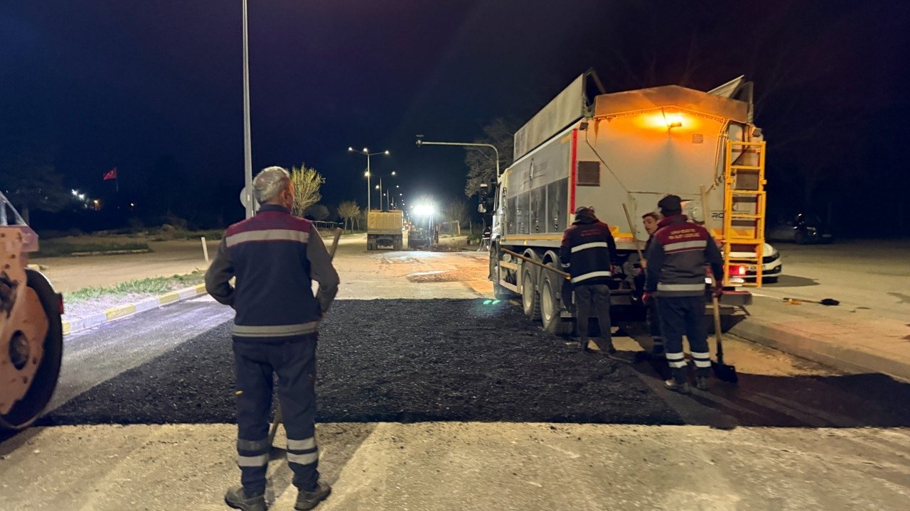 Gazi Caddesi’nde gece mesaisi