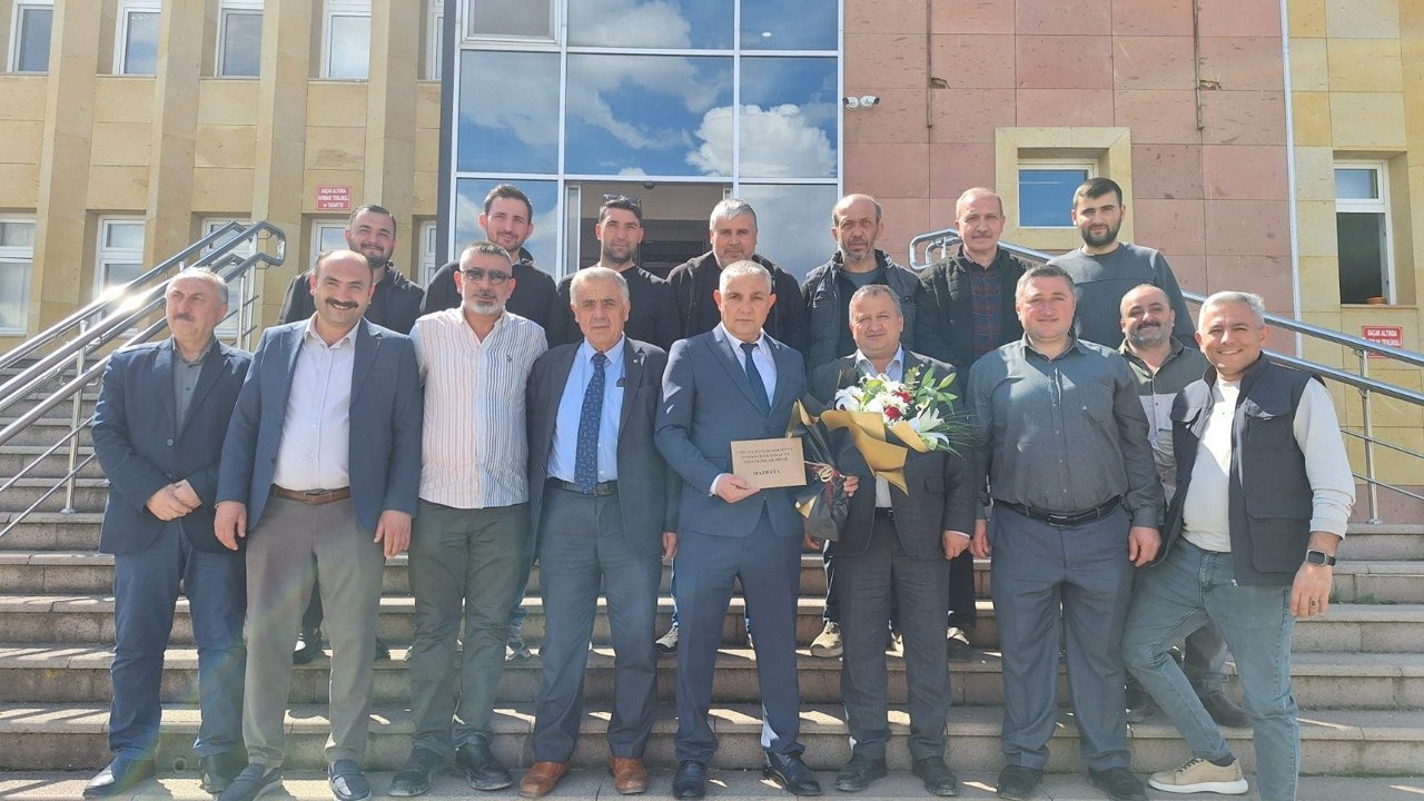 Abdullah Uyar, mazbatasını aldı ardından Recep Gür'ü ziyaret etti