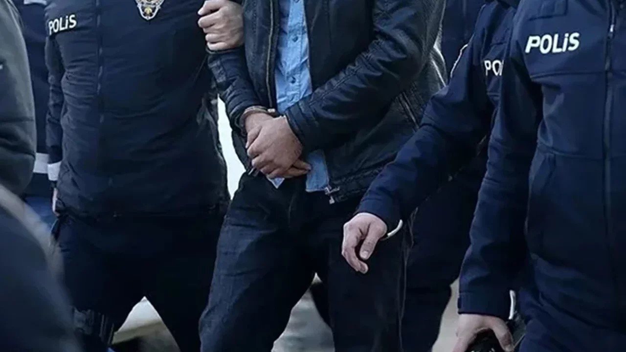 Emniyet aranan 4 kişiyi yakaladı