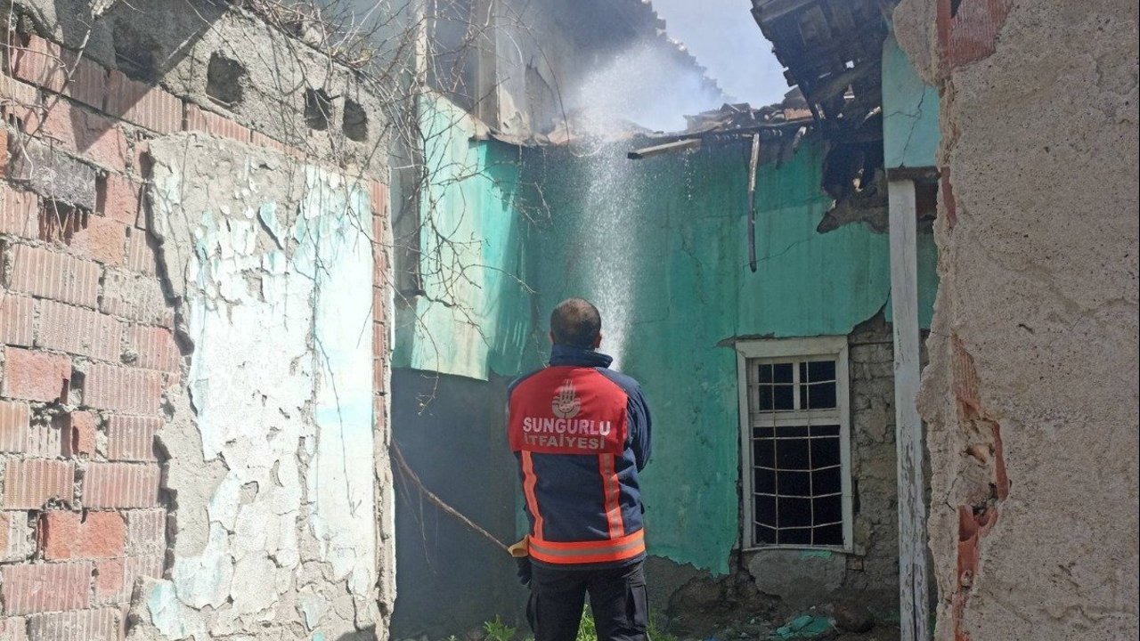 Metruk evde yangın çıktı